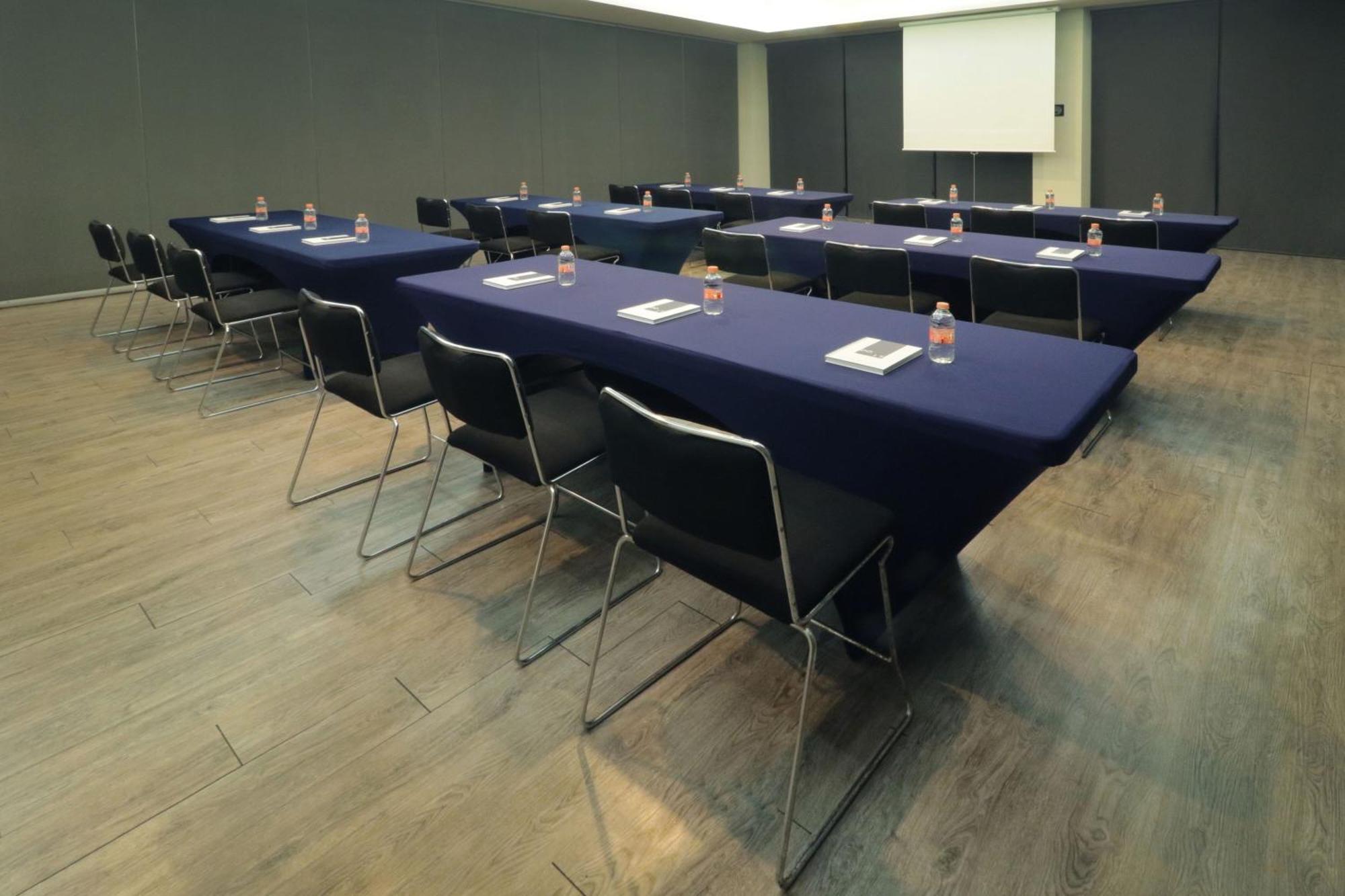 City Express Plus By Marriott Monterrey Galerias Bagian luar foto