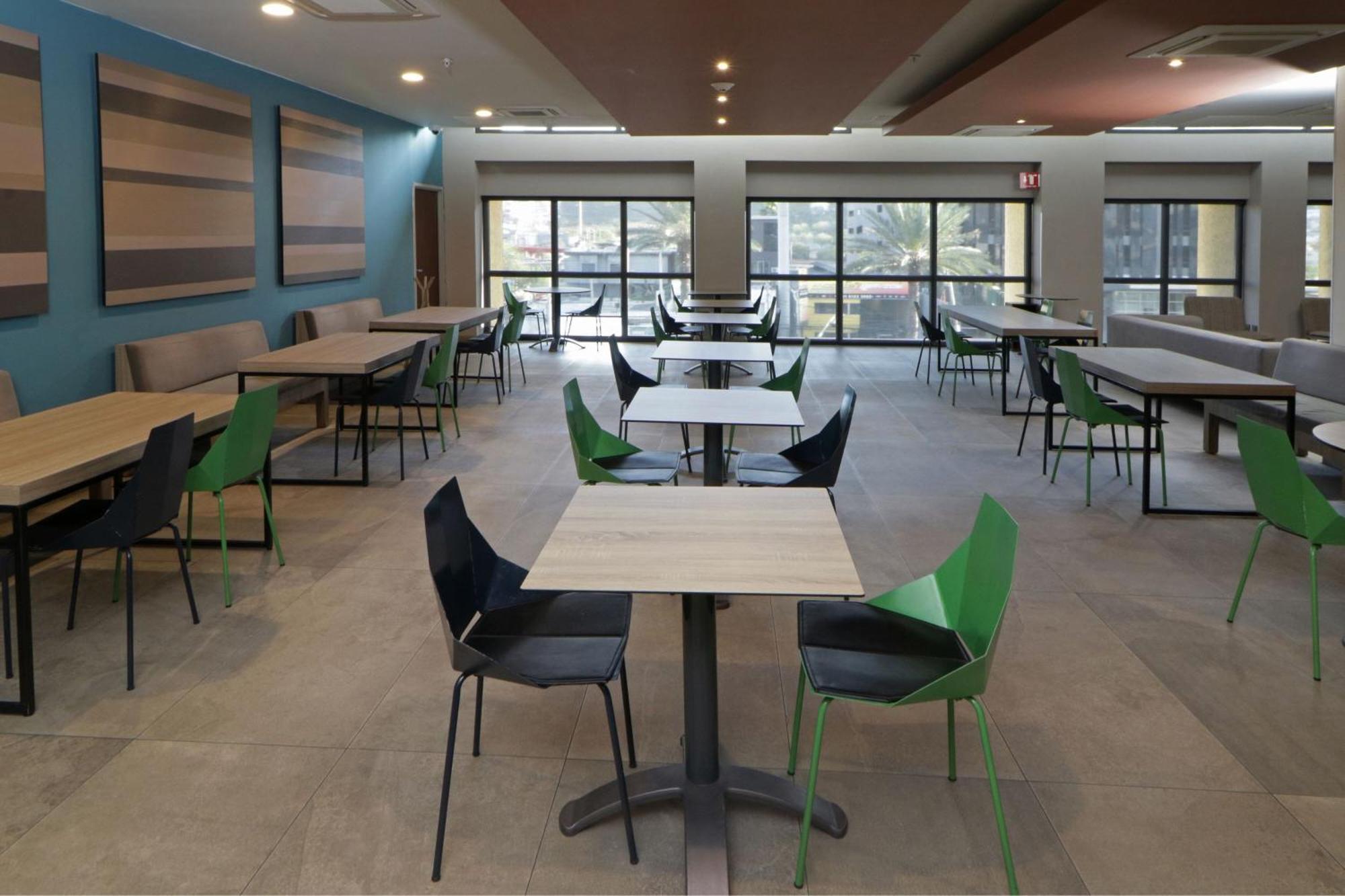 City Express Plus By Marriott Monterrey Galerias Bagian luar foto