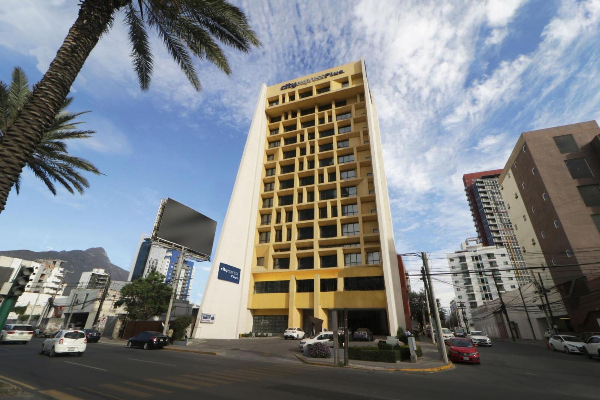 City Express Plus By Marriott Monterrey Galerias Bagian luar foto